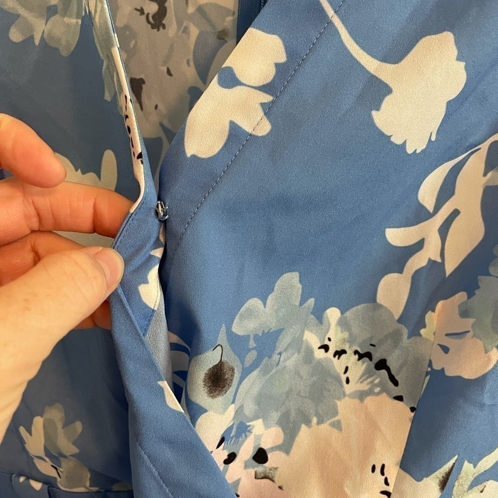 Yumi Kim blue floral spring romper size small - Picture 6 of 9